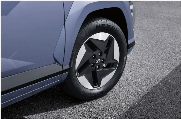 2025 코나 일렉트릭 17인치 알로이 휠 및 타이어 규격