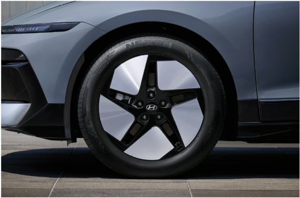 더 뉴 아이오닉 6 18인치 알로이 휠 및 타이어 규격