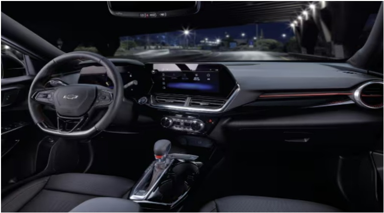 2026 트랙스 크로스오버 젯 블랙 & 레드 포인트 내장 컬러