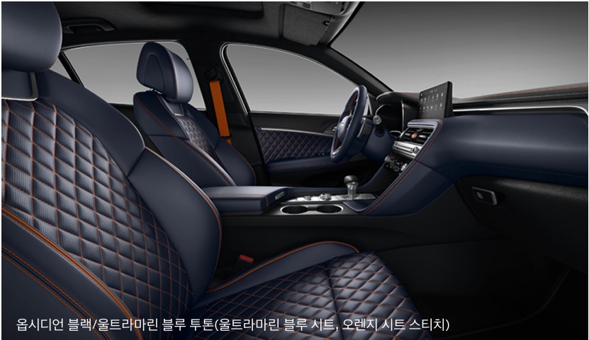 2026 G70 그래파이트 에디션 옵시디언 블랙/울트라마린 블루 투톤(울트라마린 블루 시트, 오렌지 시트 스티치) 내장 컬러 및 스포츠 나파 가죽 시트