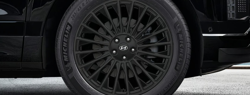 2027 아이오닉 9 캘리그래피 블랙잉크 전용 21인치 매트 블랙 알로이 휠 및 타이어 규격